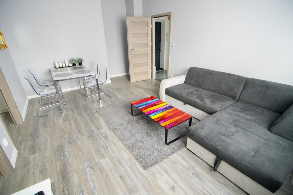 Bed, TV and multimedia, Living room, Photo of the whole room, Dining area