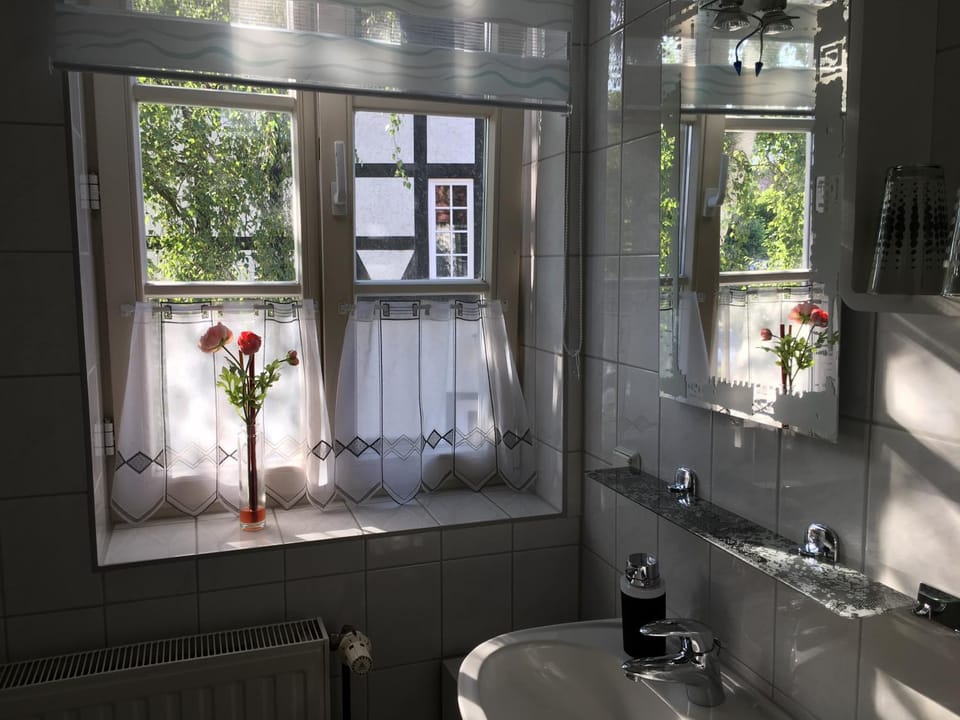 Bathroom, Other, Photo of the whole room, Decorative detail