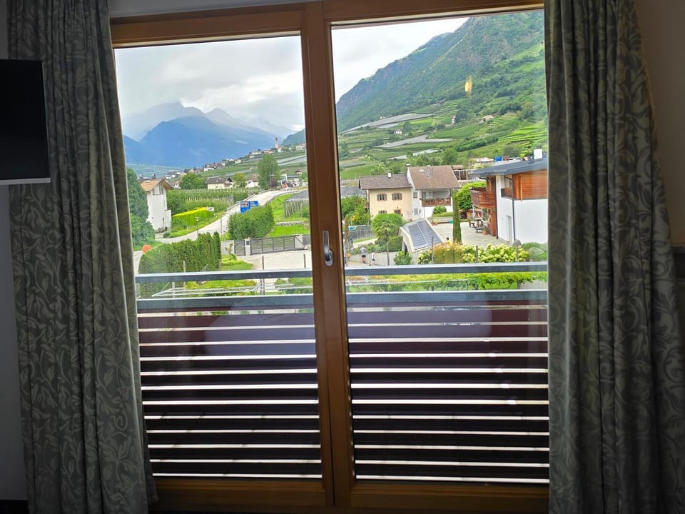 Day, Natural landscape, Mountain view