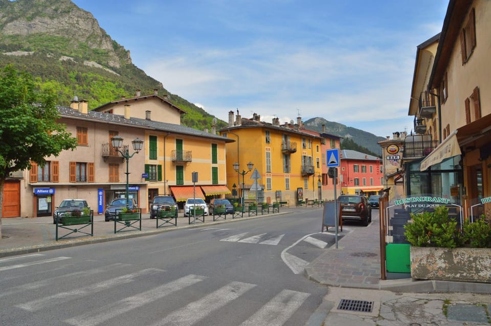 Restaurant/places to eat, City view, Supermarket/grocery shop, Shopping Area