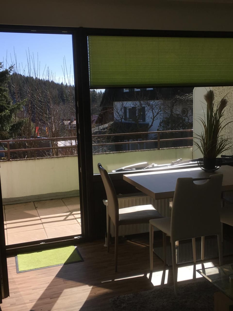 View (from property/room), Balcony/Terrace, Decorative detail, Dining area, City view
