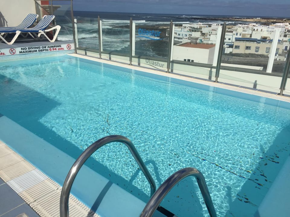 Swimming pool, Swimming pool