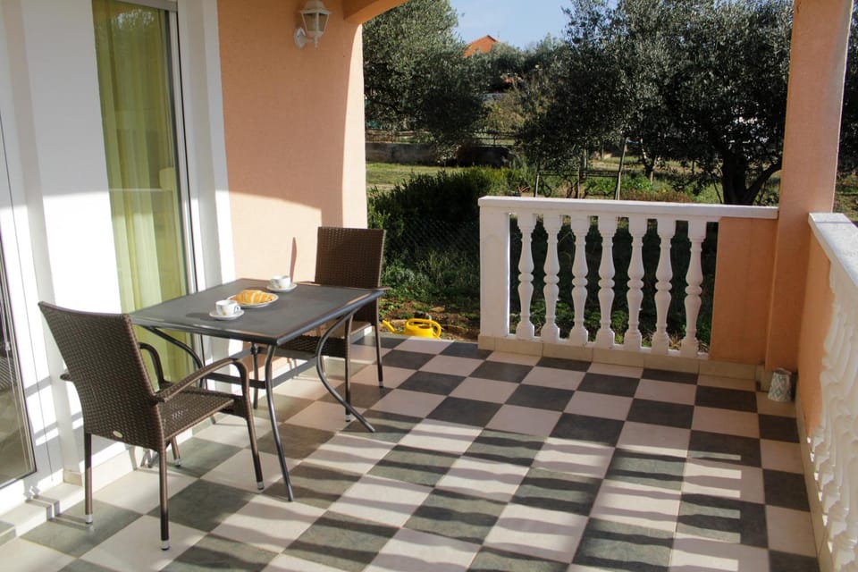 Balcony/Terrace, Garden view