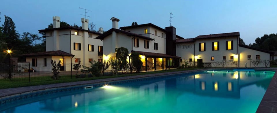 Property building, Pool view
