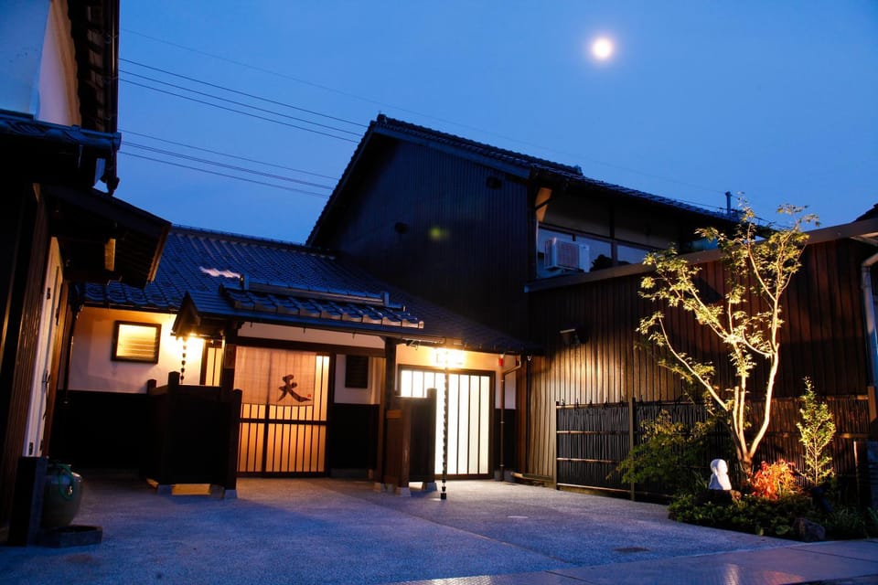 Facade/entrance, Mountain view