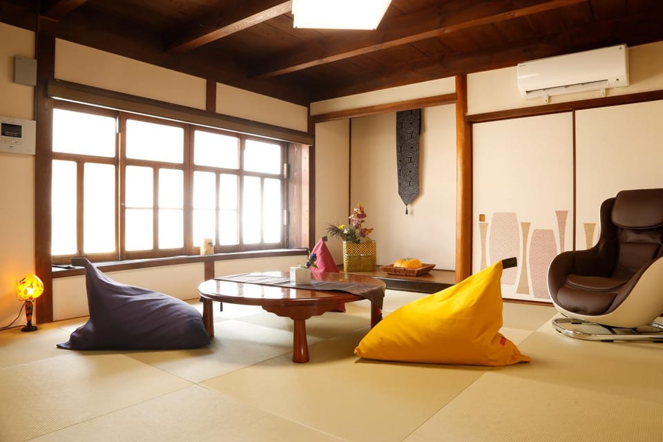 Living room, Photo of the whole room