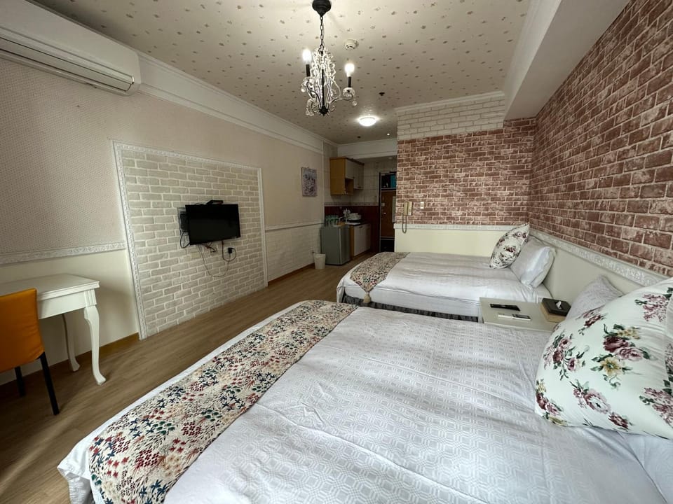 CT Theme Suite Apartment in Kaohsiung