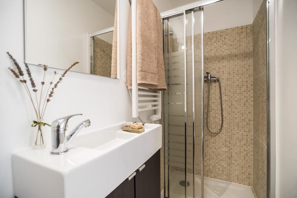 Shower, Bathroom