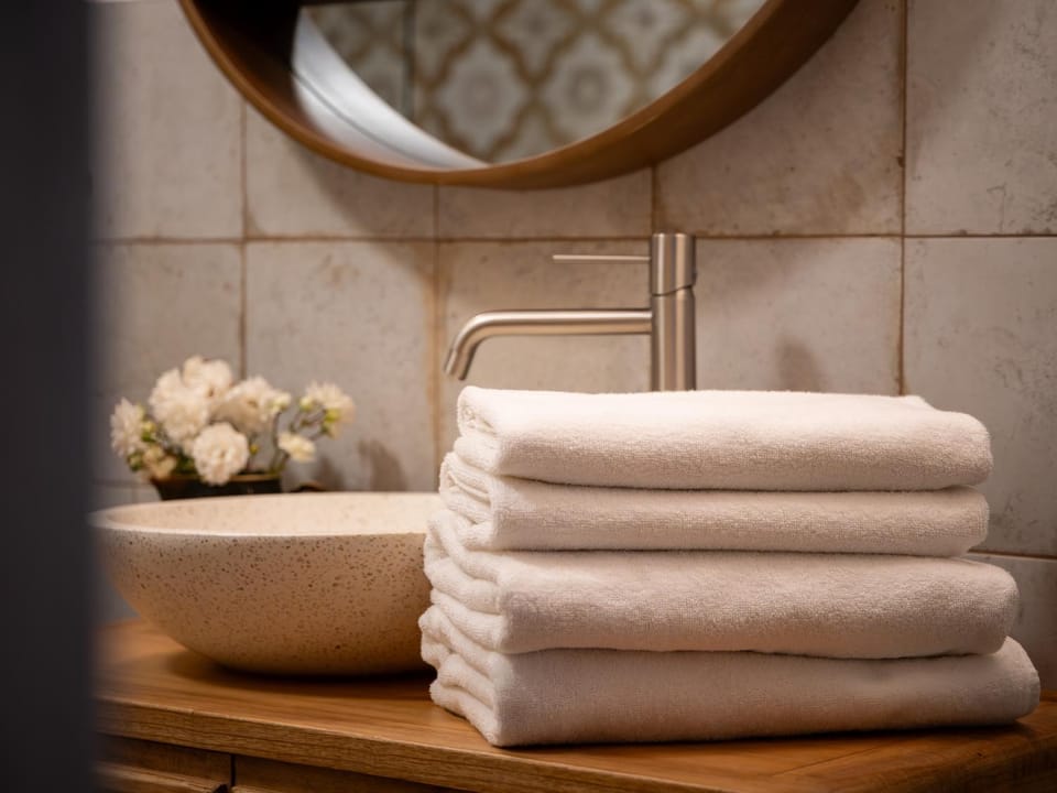 Bathroom, towels