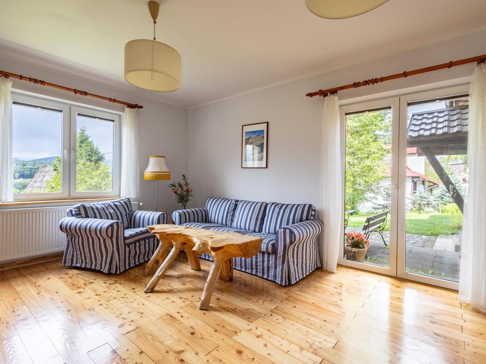 View (from property/room), Balcony/Terrace, Living room, Seating area, Garden view, furniture