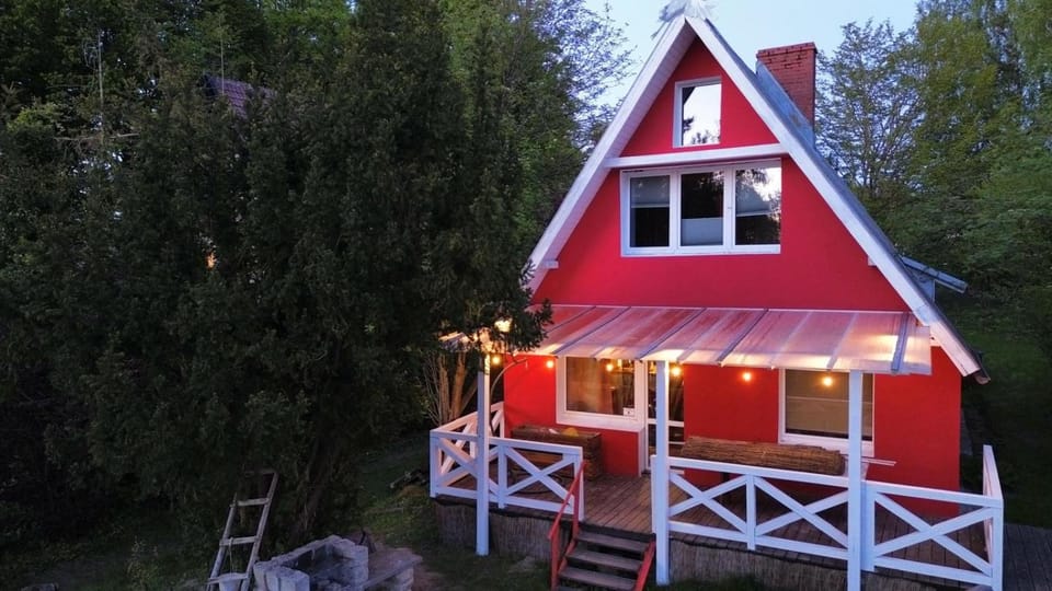 Dom w Jabłonkach Wakacje, Kaszuby, Chmielno, Sznurki Gwiezdna 24 House in Pomeranian Voivodeship