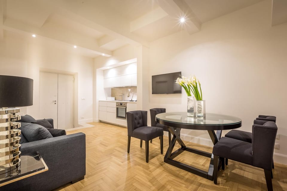 TV and multimedia, Kitchen or kitchenette, Living room, Seating area, Dining area, minibar