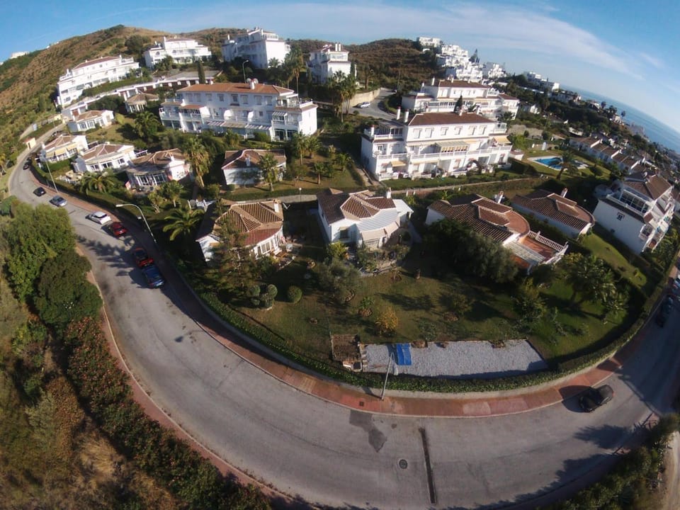 Property building, Neighbourhood, Bird's eye view, Street view