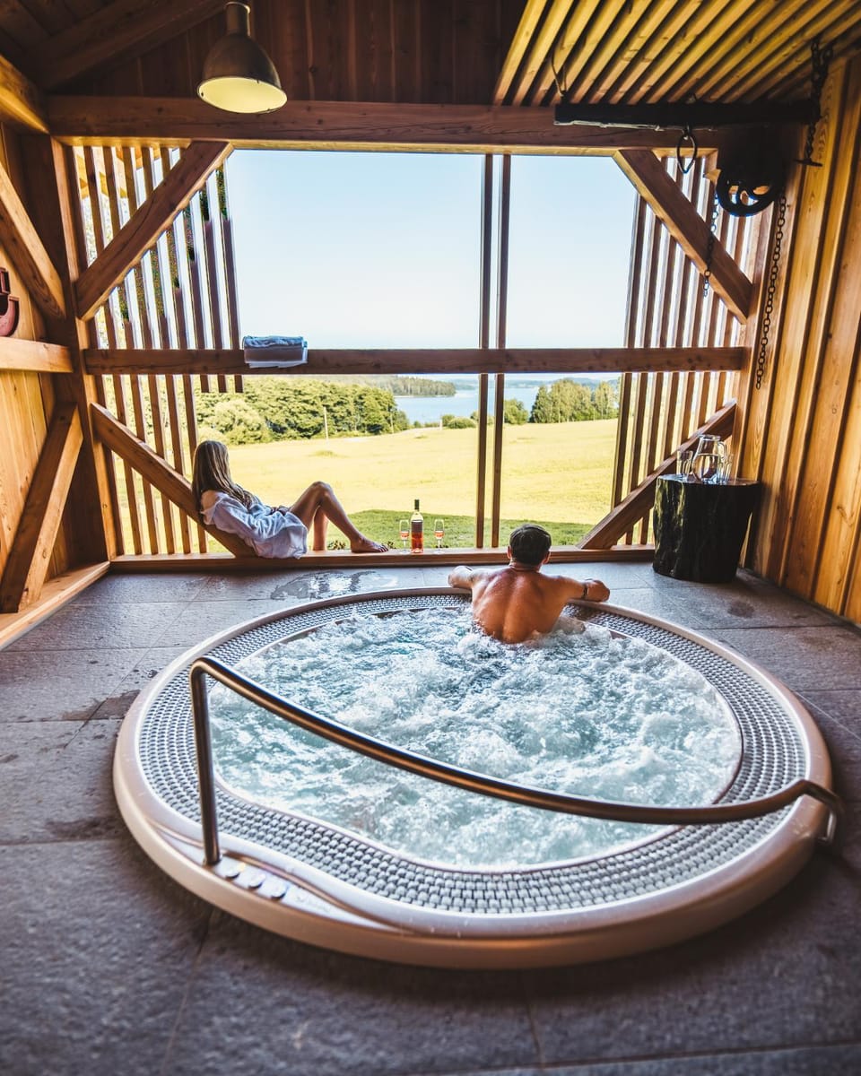 Shower, Hot Tub, Hot Tub, Spa and wellness centre/facilities, Lake view, Sunrise, Sunset, oven