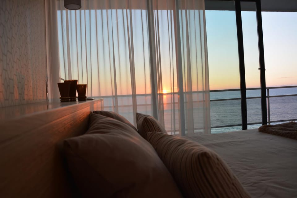 Bed, Bedroom, Sea view