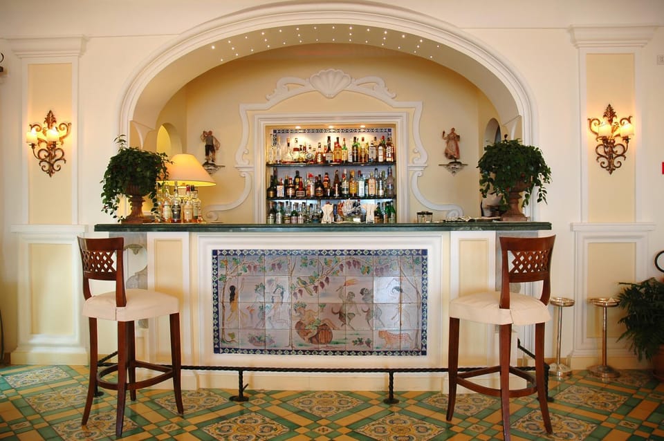 Lounge or bar