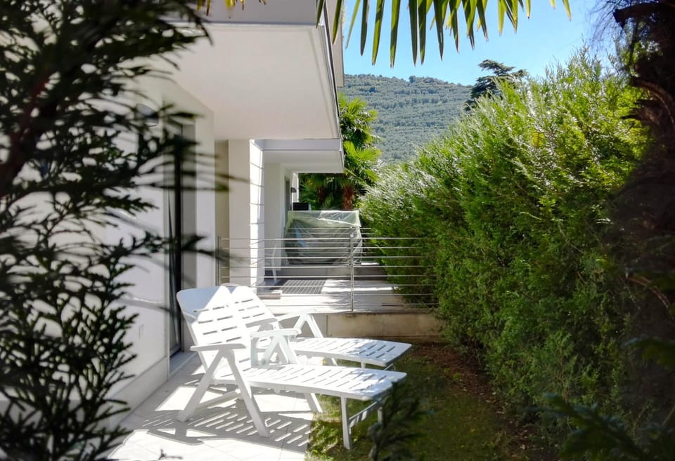 Garden, Balcony/Terrace