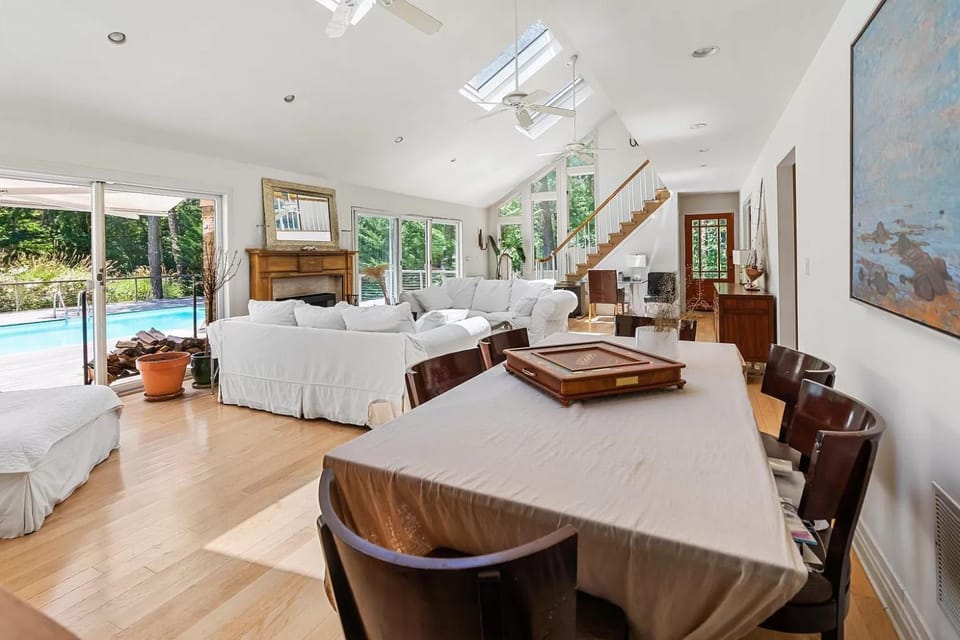 Communal lounge/ TV room, TV and multimedia, View (from property/room), Living room, Decorative detail, Dining area, Garden view, Pool view, fireplace