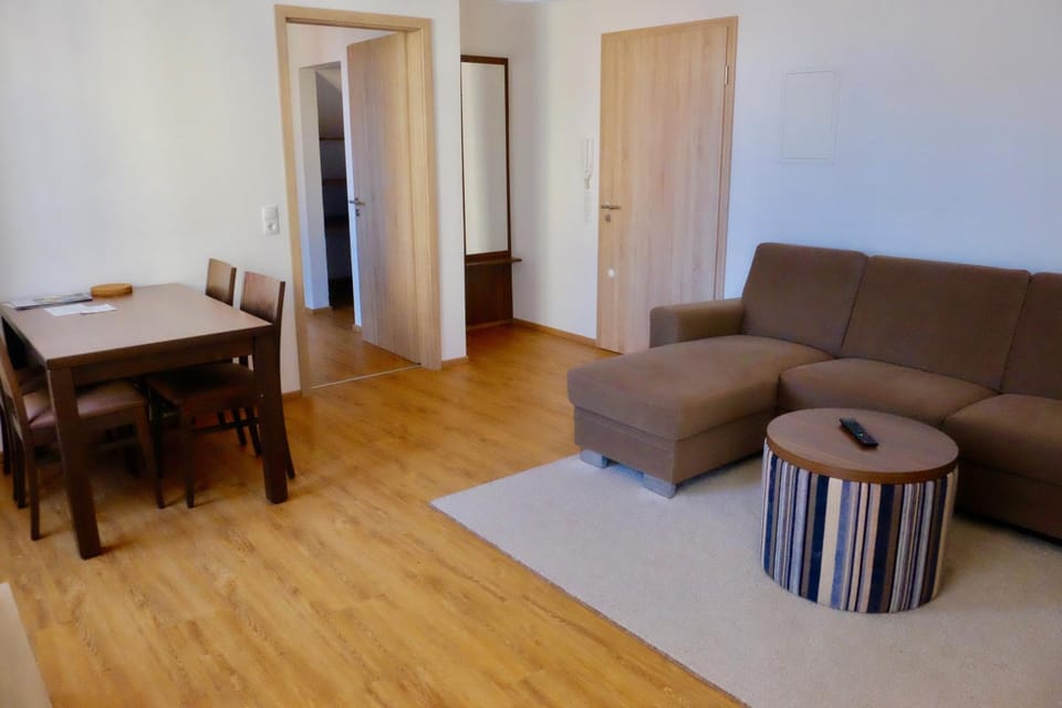 Living room, Dining area, Food