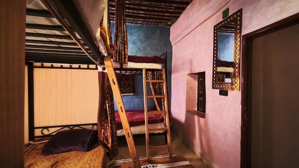 Bed, Photo of the whole room, bunk bed