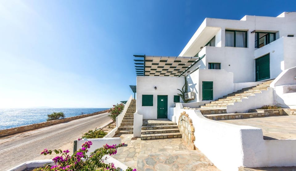 Facade/entrance, Day, Natural landscape, Summer, Garden, Balcony/Terrace, Balcony/Terrace, Lobby or reception, On site, Sea view, Sea view, Street view, Street view