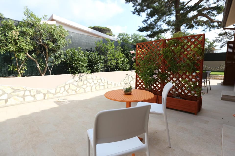 Patio, Day, Summer, Garden, Garden, On site