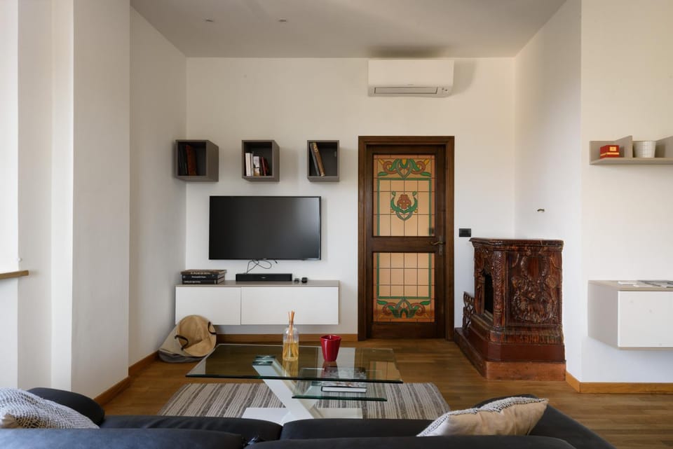 TV and multimedia, Living room, Seating area