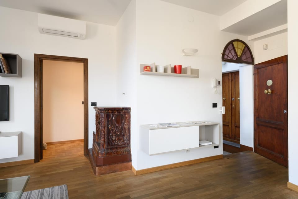 Library, Living room