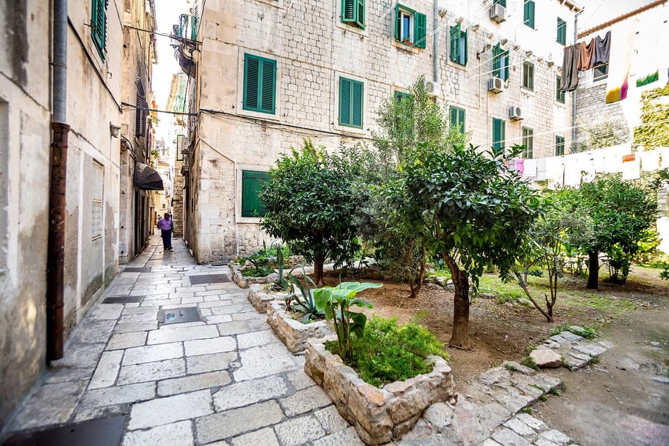 Facade/entrance, Garden