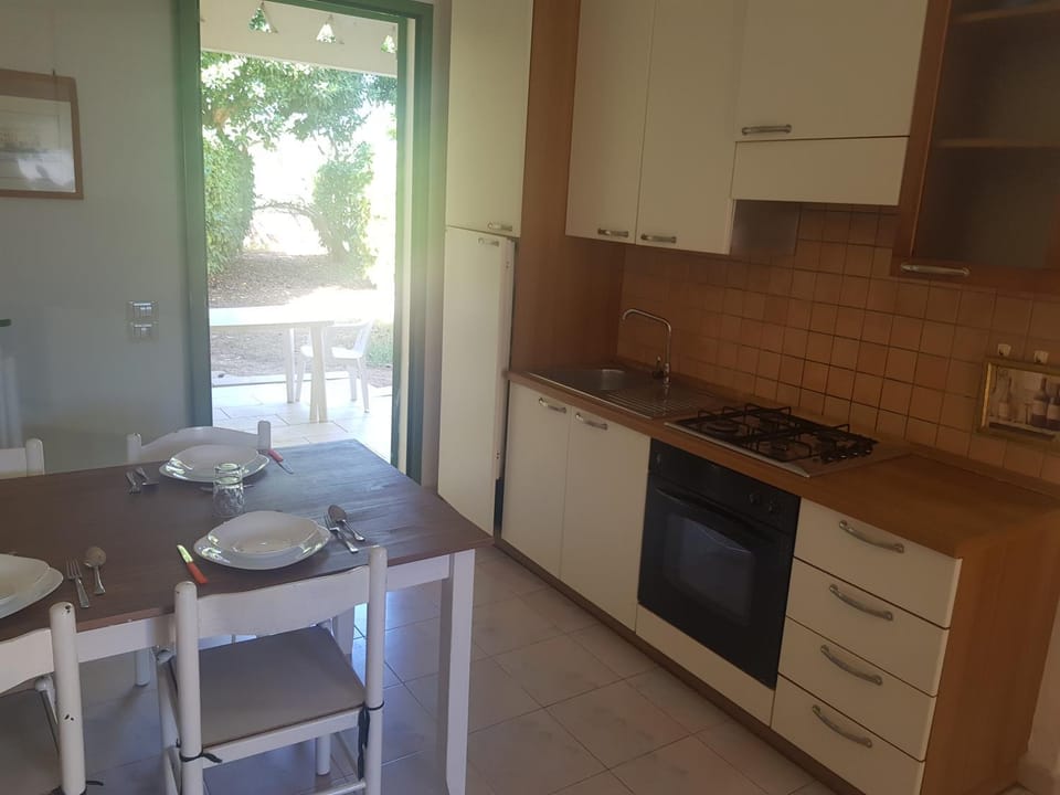 Kitchen or kitchenette, kitchen