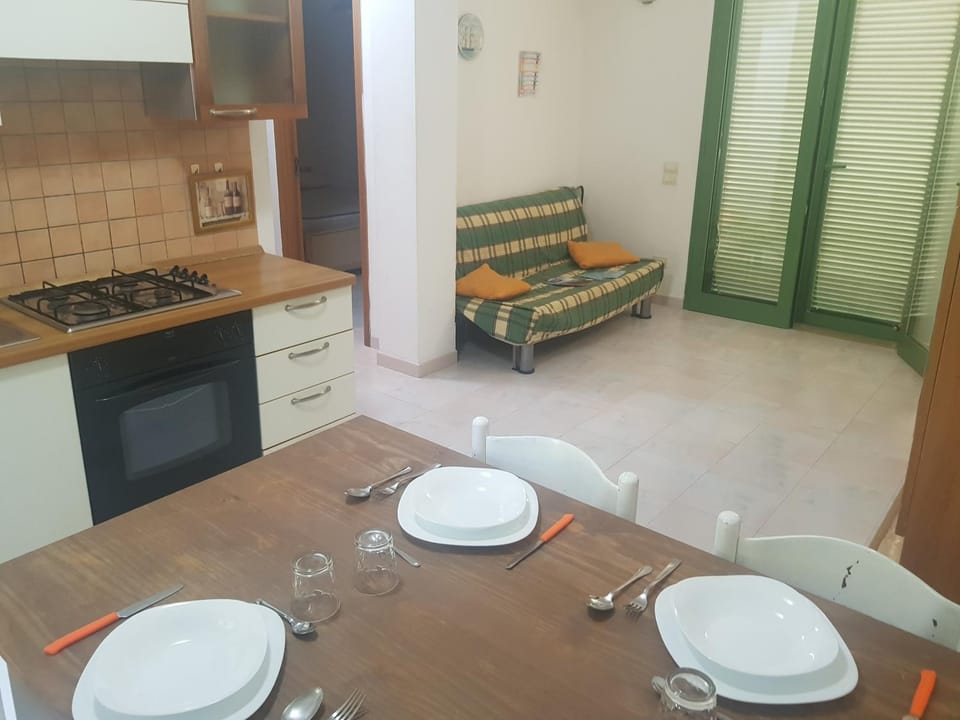 Kitchen or kitchenette, Living room, kitchen