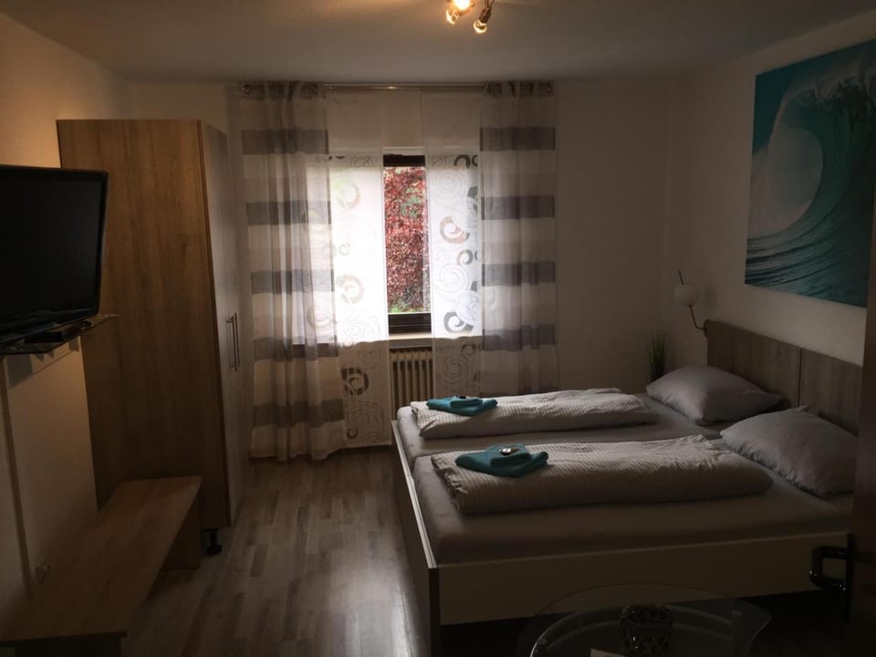 Bed, TV and multimedia, Bedroom, wardrobe