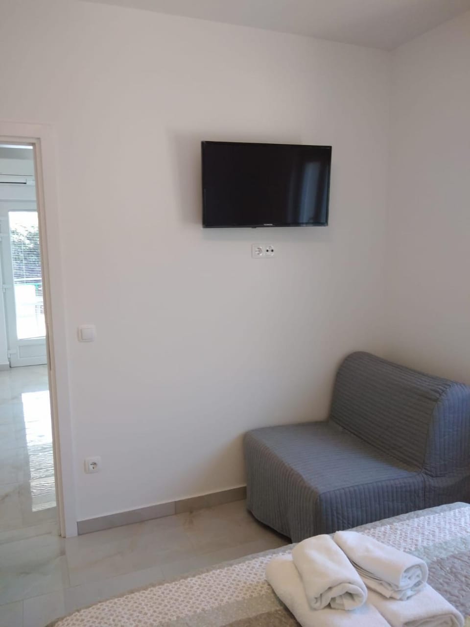 Apartment with Terrace Apartment in Tisno
