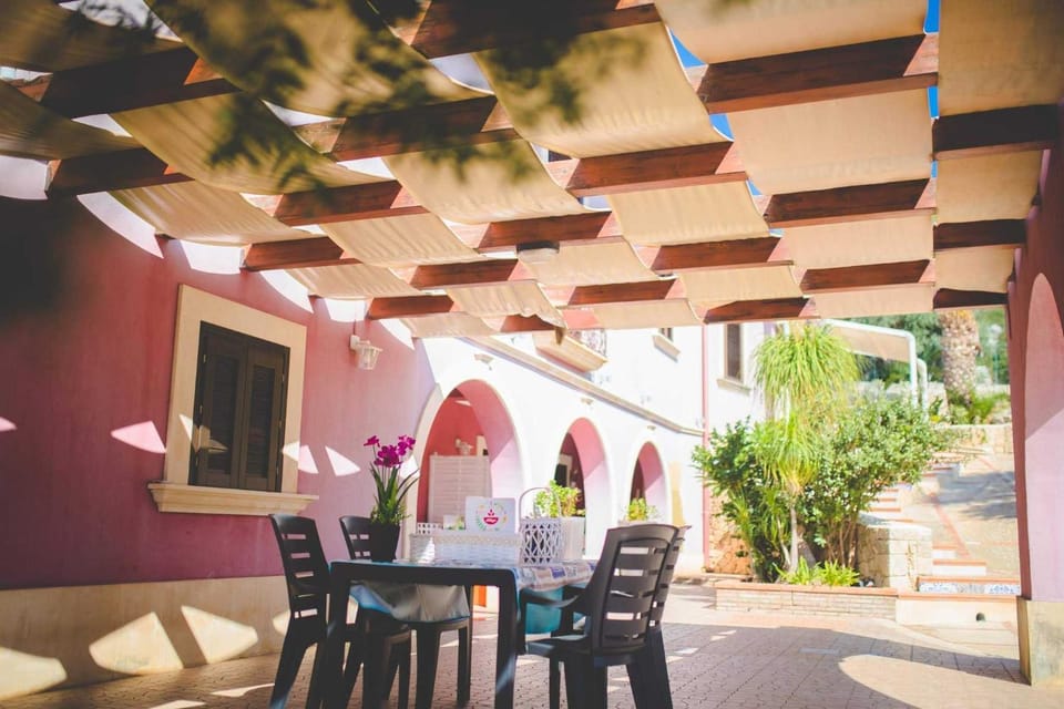 Patio, Dining area