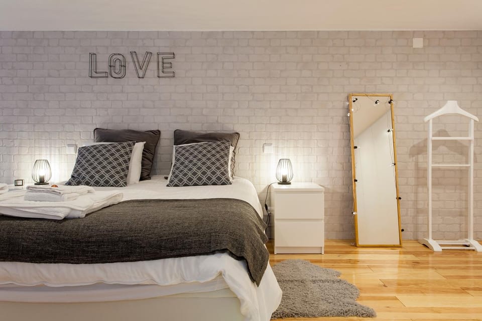 Bed, Photo of the whole room, Decorative detail