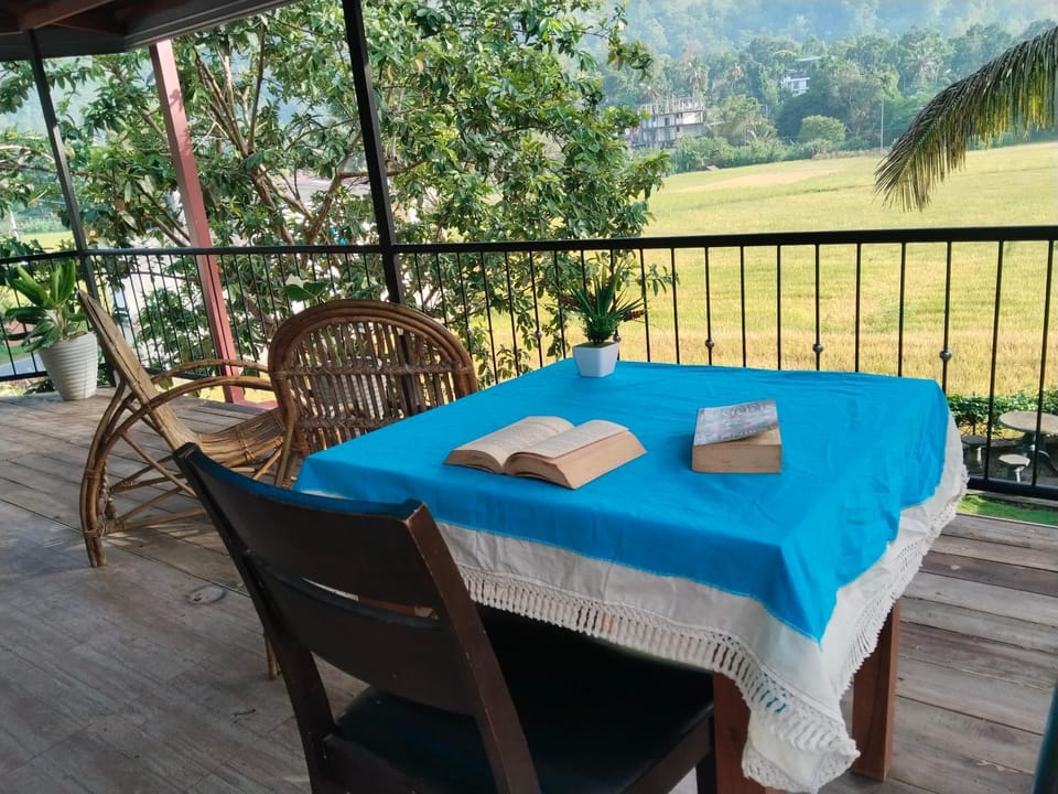 Patio, Day, Natural landscape, View (from property/room), Balcony/Terrace, Dining area, Mountain view