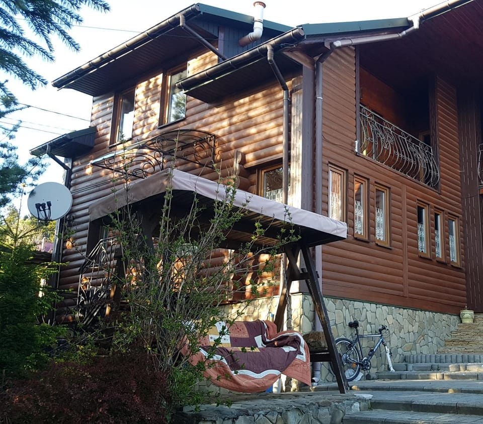 Pryvitannya Sontsyu Bed and Breakfast in Lviv Oblast