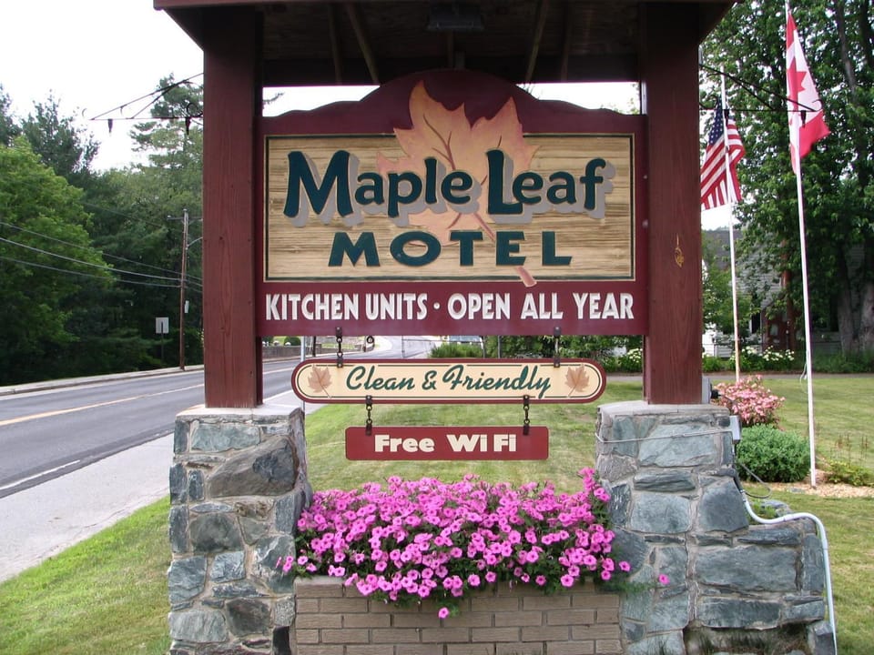 Facade/entrance, Logo/Certificate/Sign