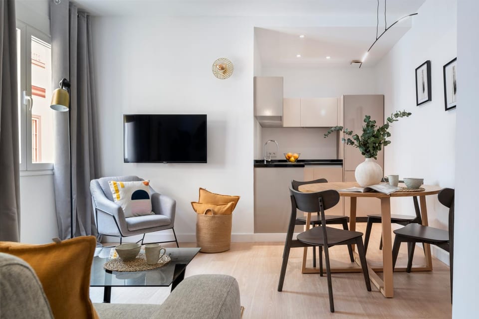 TV and multimedia, Kitchen or kitchenette, Living room, Seating area, Dining area, minibar
