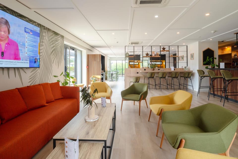 TV and multimedia, Lounge or bar, Seating area