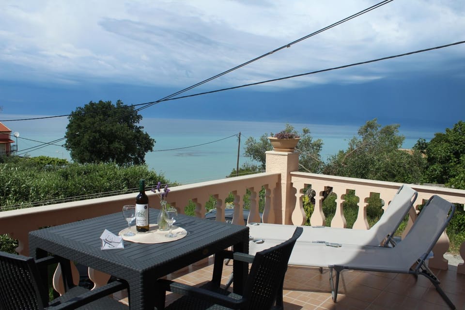 Natural landscape, Garden view, Sea view, Location, Quiet street view