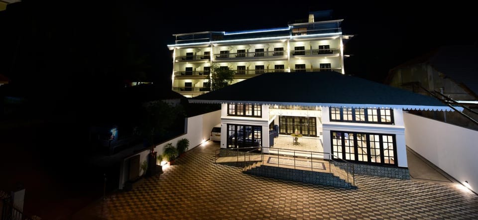 Facade/entrance