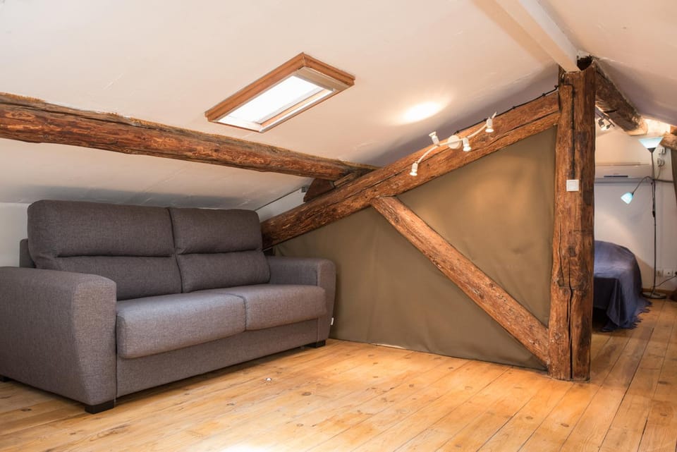 Living room, bunk bed