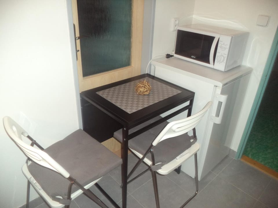 Kitchen or kitchenette, Communal kitchen