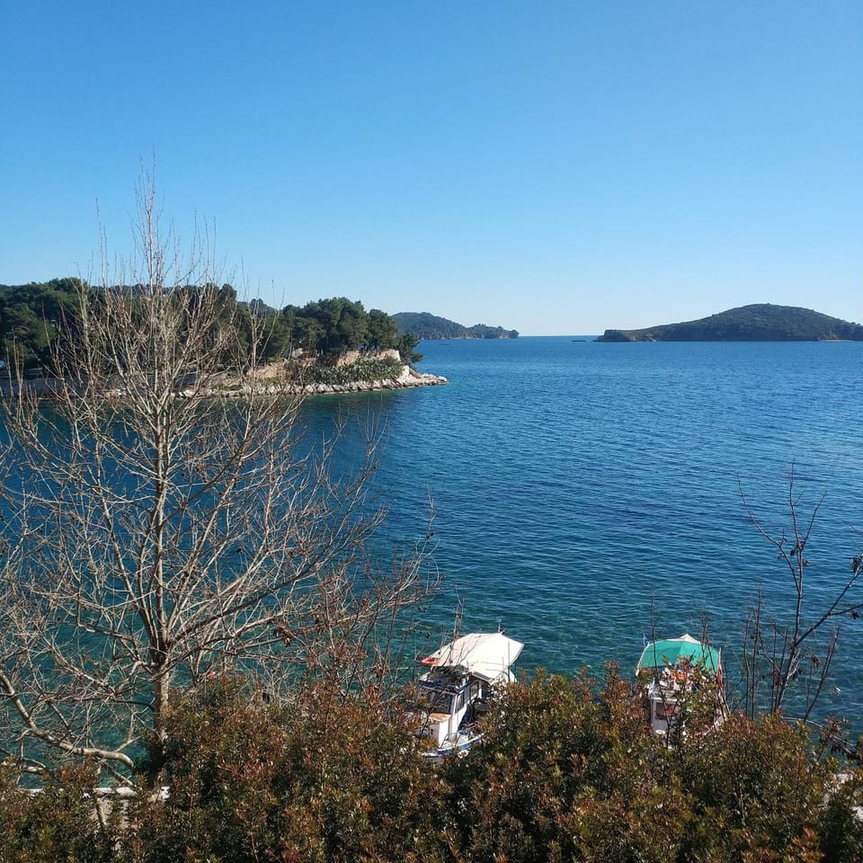 Nearby landmark, Natural landscape