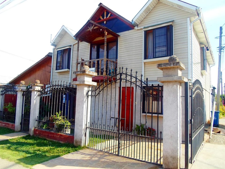 Hostal Plaza Maule Express Bed and Breakfast in Talca
