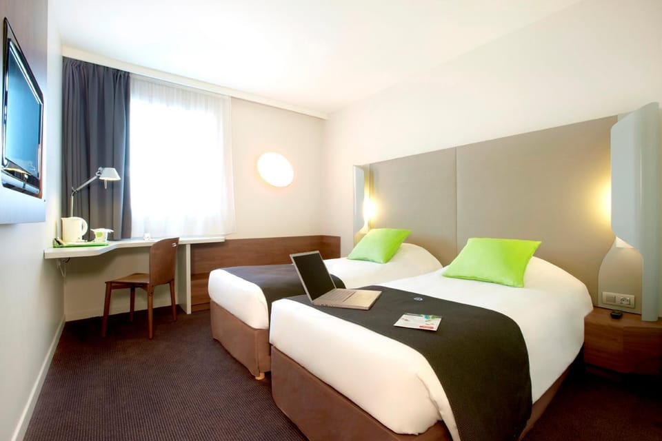 Bed, TV and multimedia, Photo of the whole room, Seating area