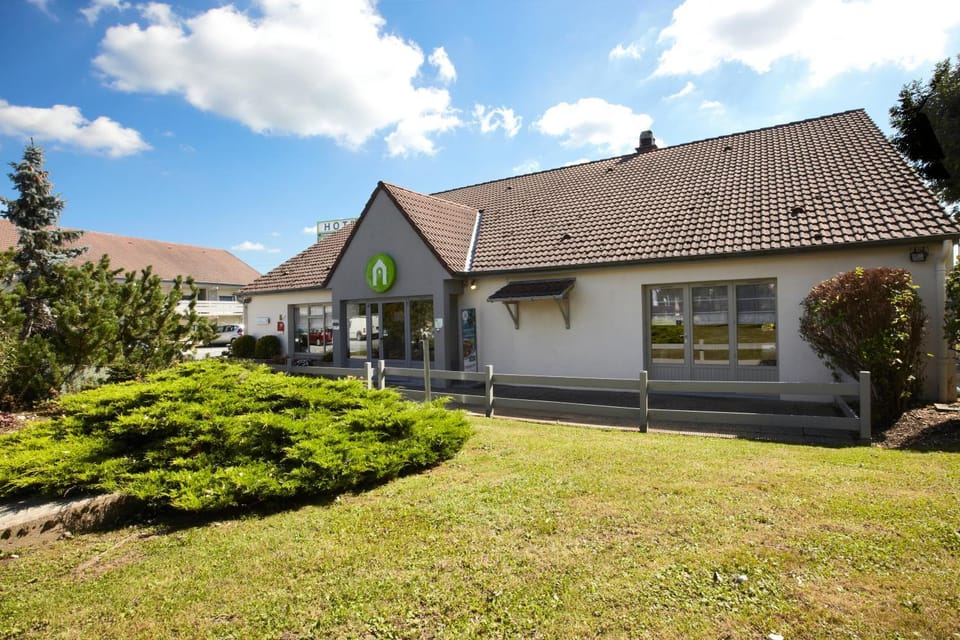 Facade/entrance, Garden