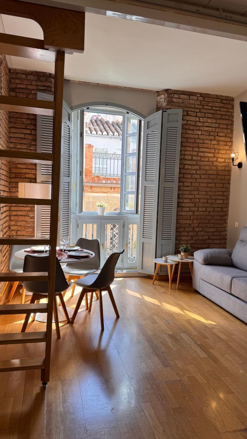 View (from property/room), Balcony/Terrace, Seating area, Dining area