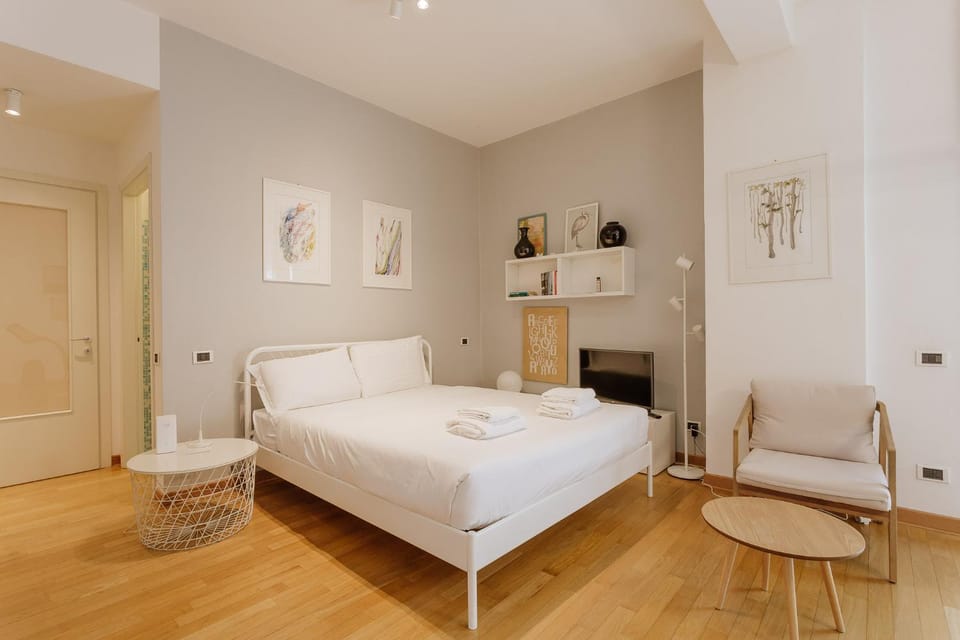Bed, Living room